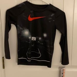 Nike long sleeve NWT
